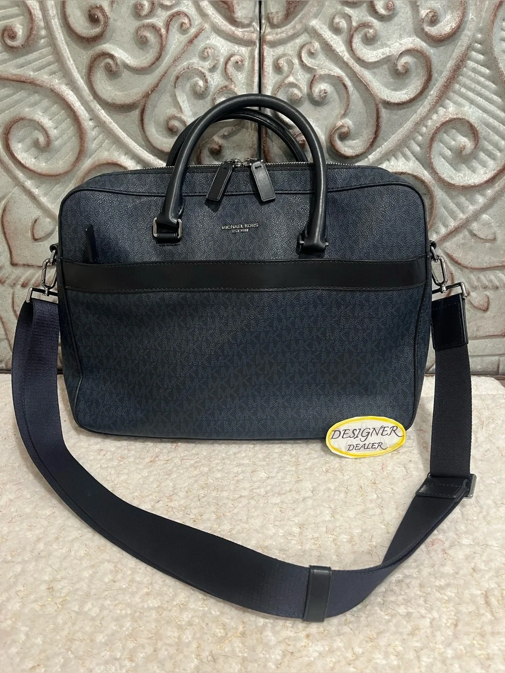 MICHAEL KORS Harrison Signature Logo Briefcase EUC! Unisex